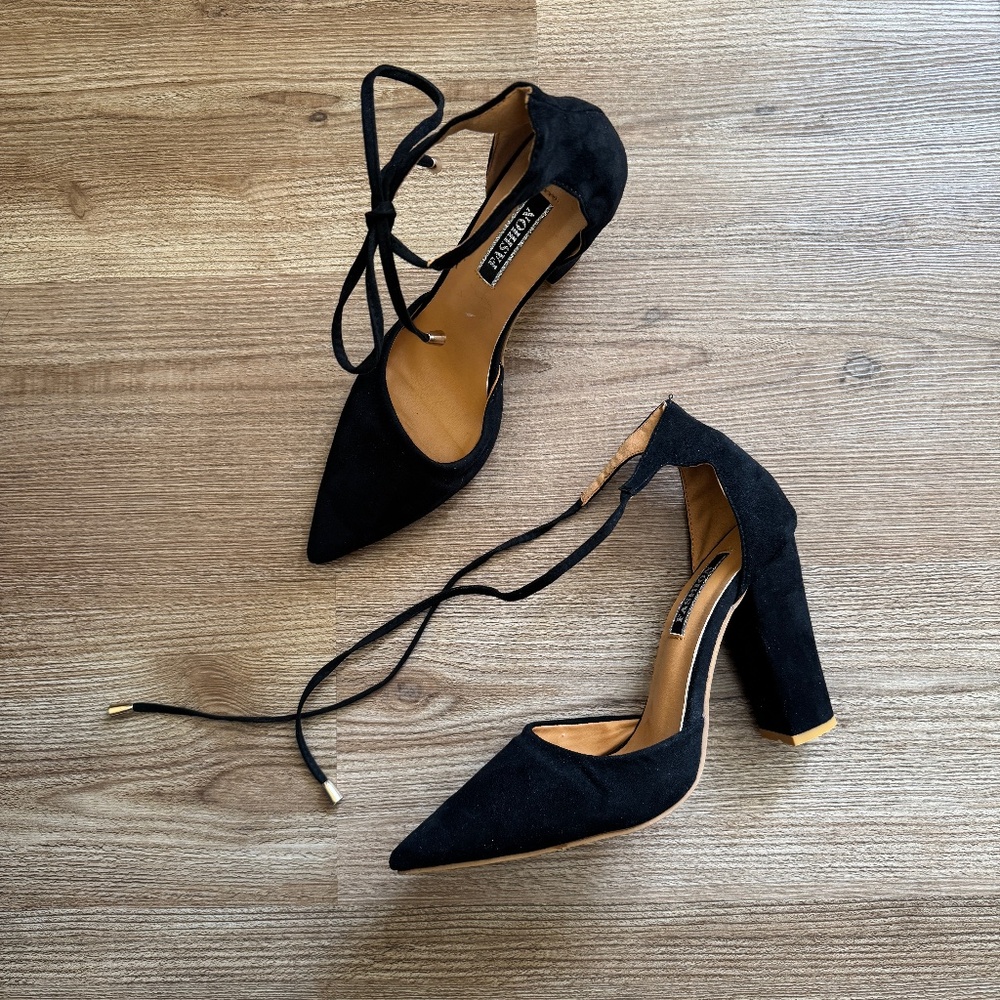 Strappy Black Faux Suede Pointed Toe Pump 4.25" Block Heel - 10/42
